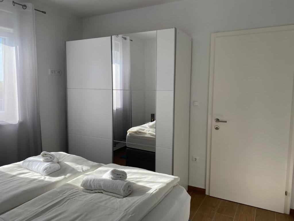 Adria-Appartment-Island-Vir #Sea #Beach #Wifi #Privateparking #Netflix المظهر الخارجي الصورة